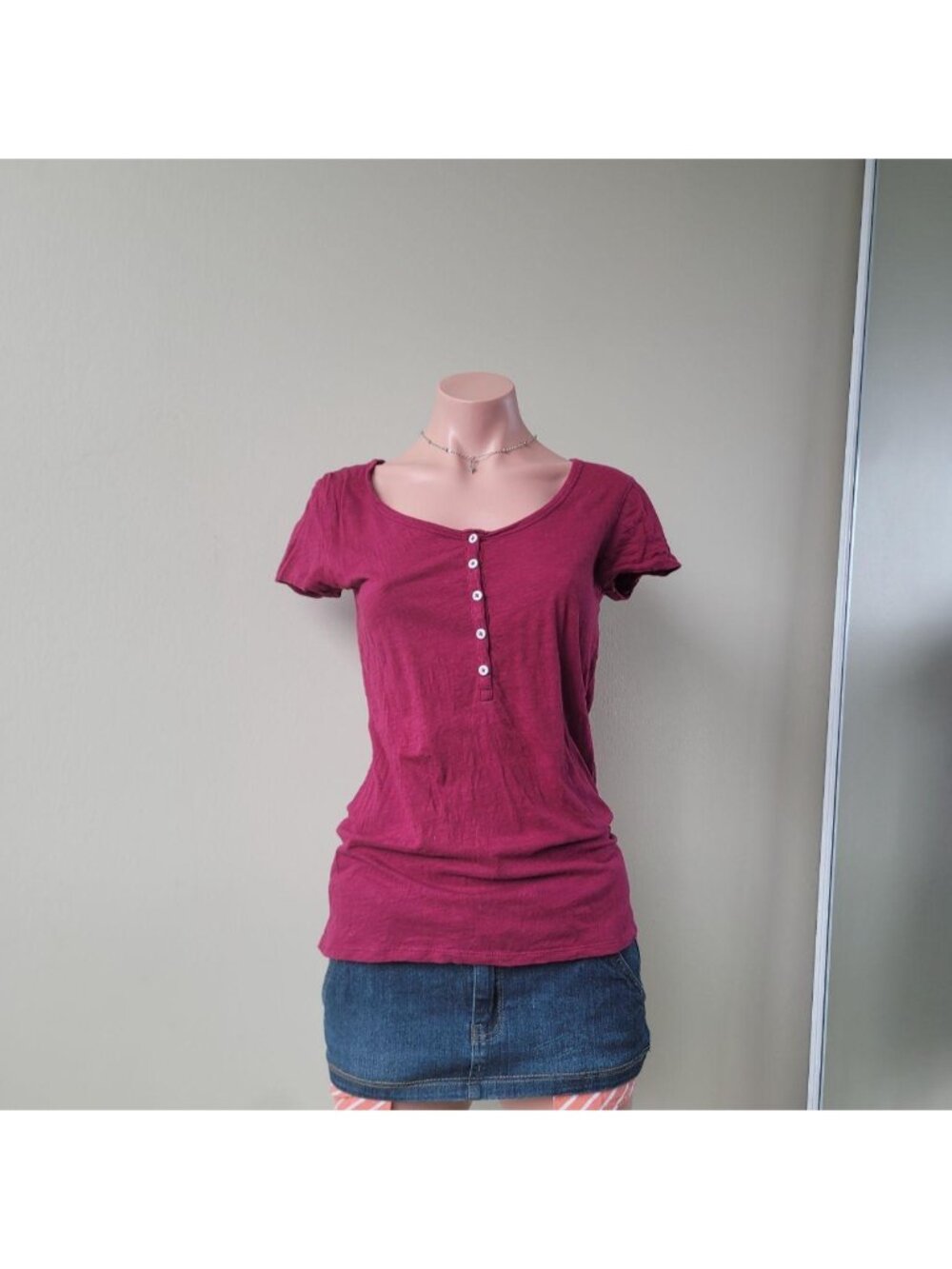 Gap Magenta Plum Purple Slim Fit Henley Short Sleeve Tee (S)